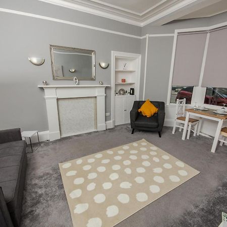 Bonhill Getaway Apartment ดัมบาร์ตัน ภายนอก รูปภาพ