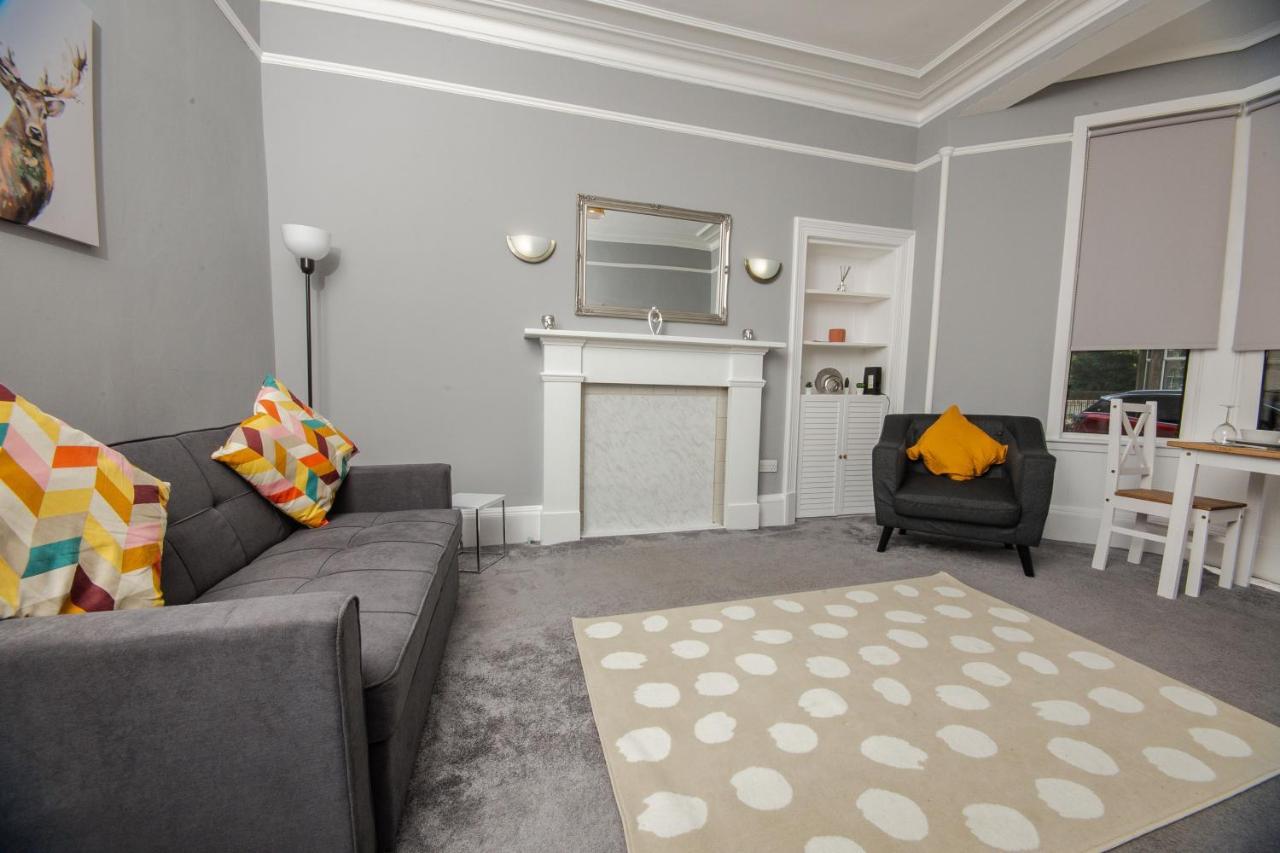 Bonhill Getaway Apartment ดัมบาร์ตัน ภายนอก รูปภาพ