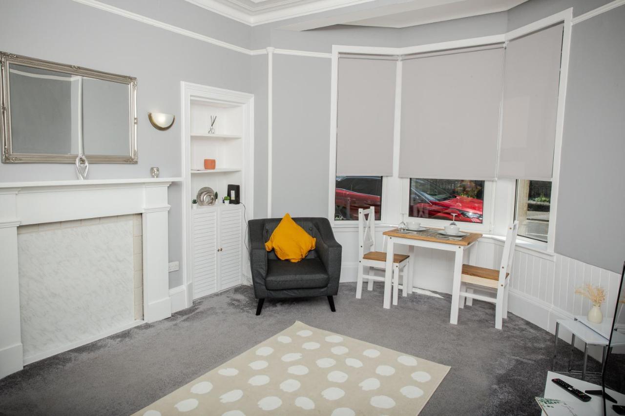 Bonhill Getaway Apartment ดัมบาร์ตัน ภายนอก รูปภาพ