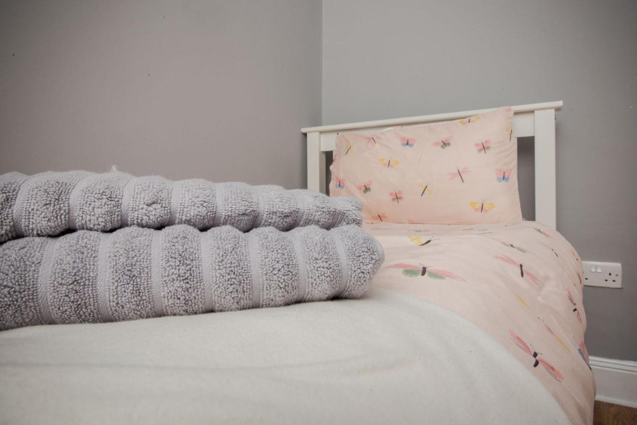 Bonhill Getaway Apartment ดัมบาร์ตัน ภายนอก รูปภาพ
