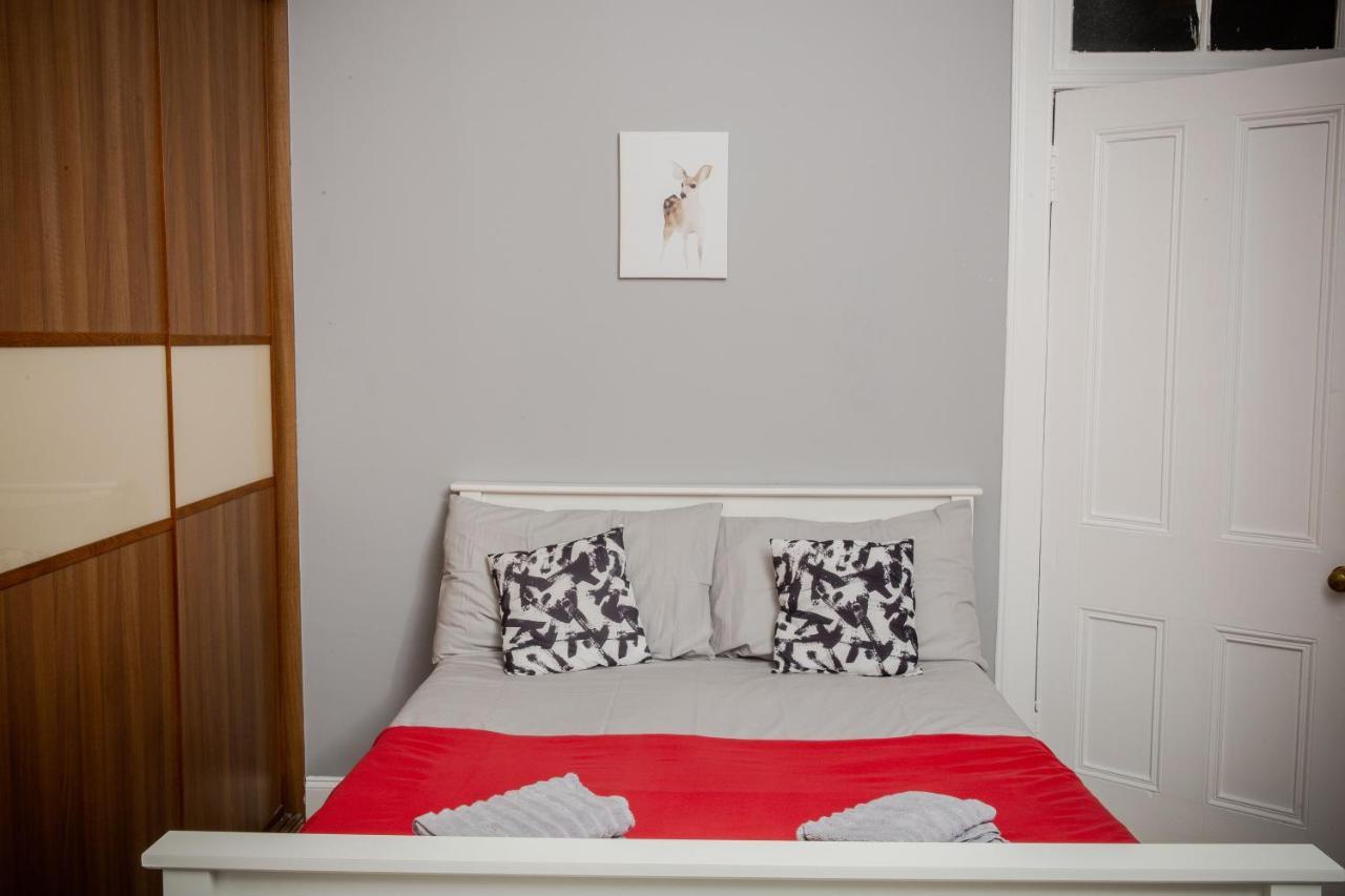 Bonhill Getaway Apartment ดัมบาร์ตัน ภายนอก รูปภาพ