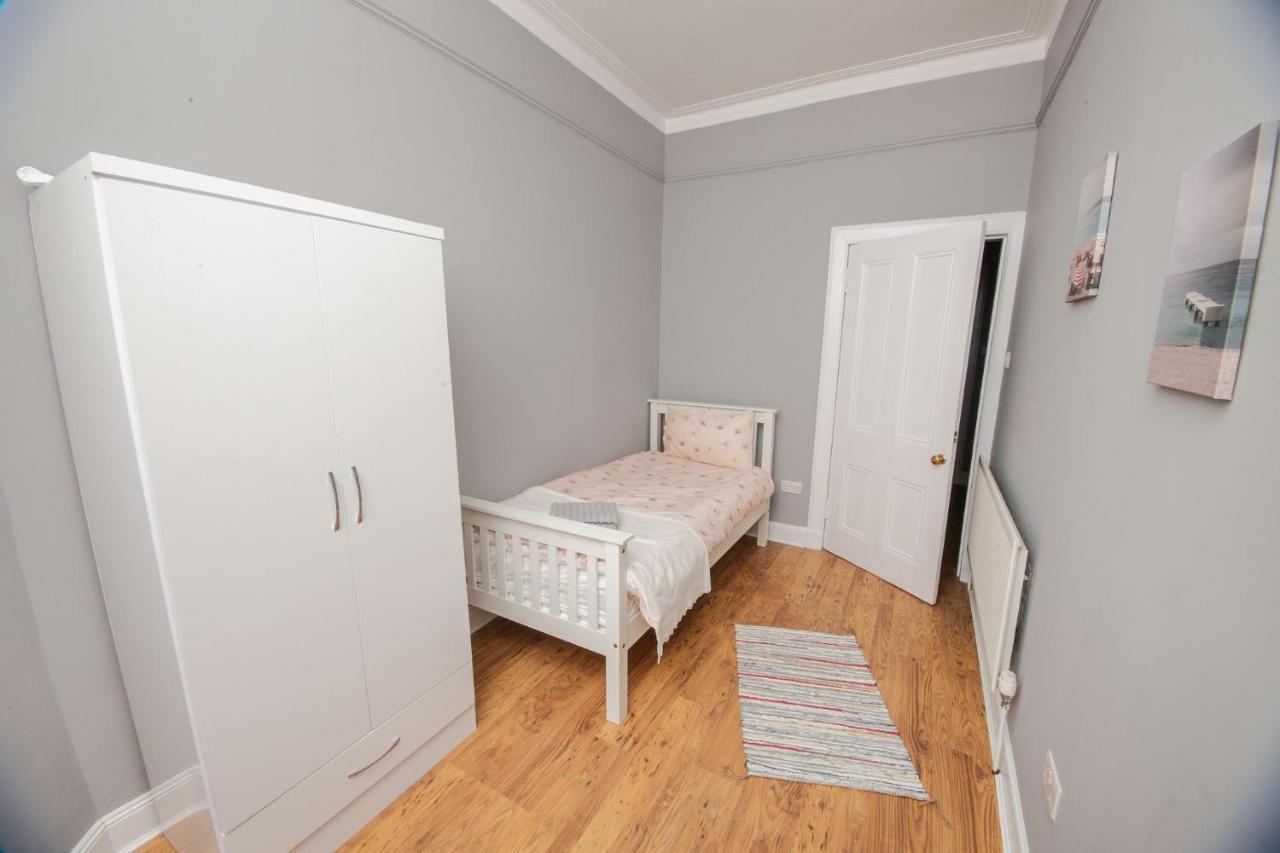 Bonhill Getaway Apartment ดัมบาร์ตัน ภายนอก รูปภาพ